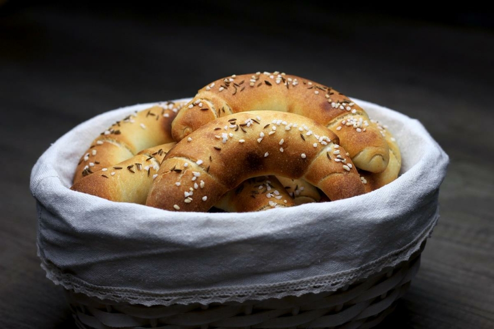 a legegyszerűbb magyar etel amibe bárhol belefuthatunk a kifli