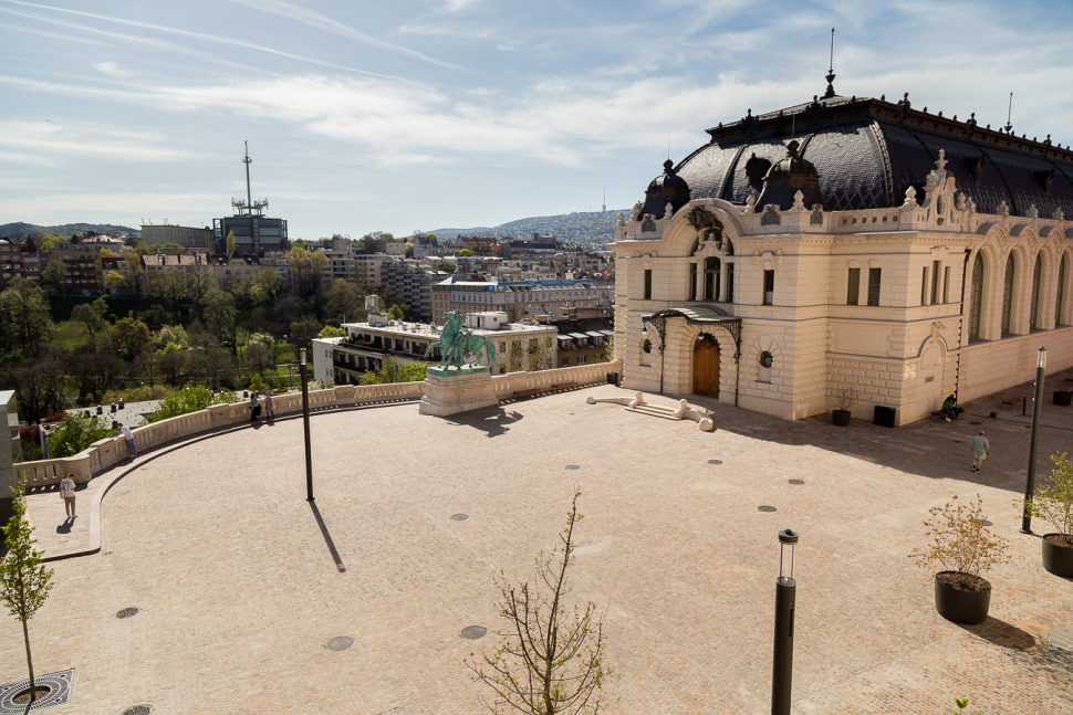 A Csikós-udvar a Várban nagyszerű randihely télen is