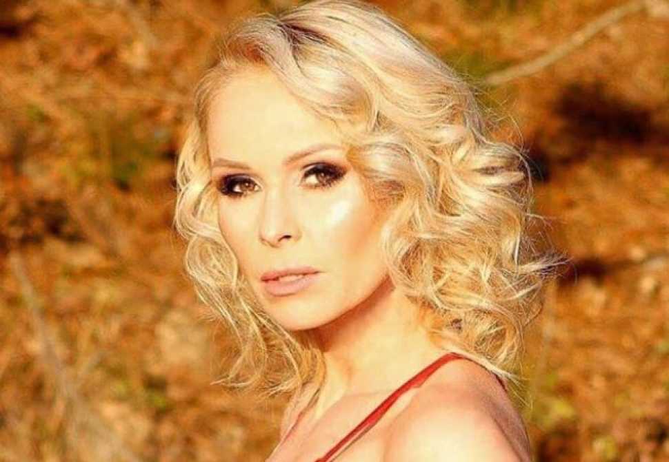 Meztelen képeket küldözget valaki Köllő Babett nevében | szmo.hu