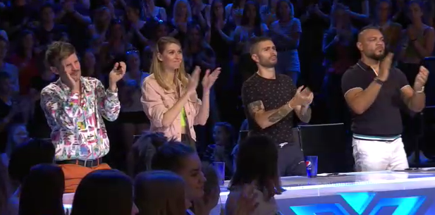 Az X Faktor Zsurije Is Allva Tapsolt A 16 Eves Videki Sracnak Aki Mindenkit Lenyugozott Szmo Hu
