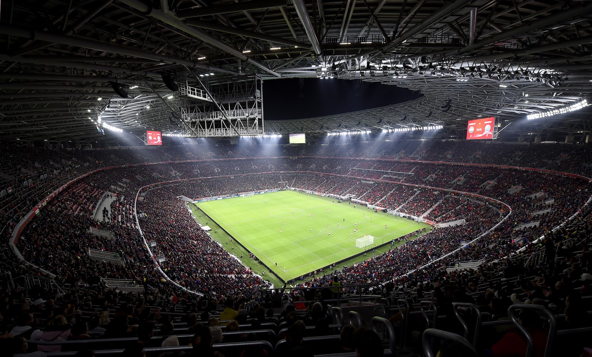 3000 Forintos Jeggyel Logtak Be A Puskas Arena Vip Reszlegebe A Szurkolok Szmo Hu