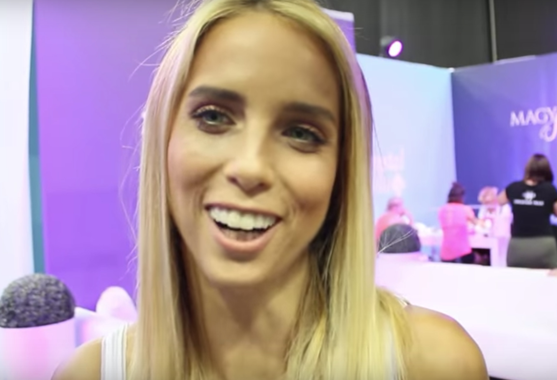 Rogán Cecília 18 milliós karkötőt villantott Kötcsén | szmo.hu