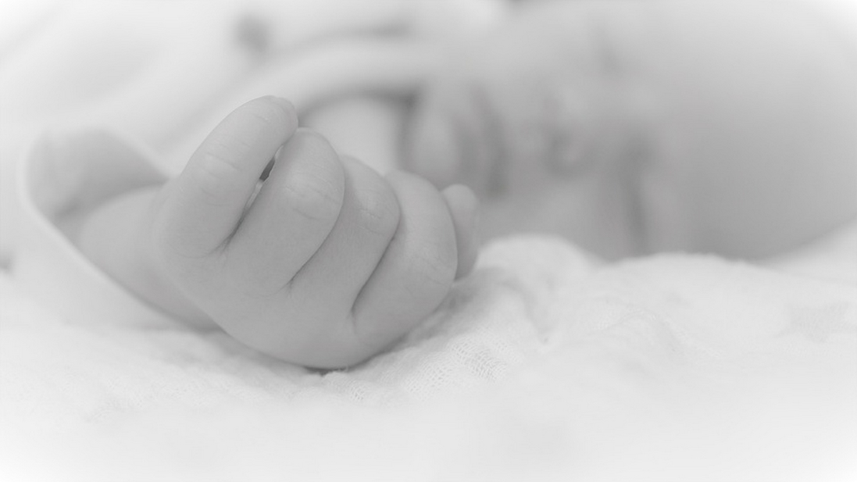 Két halva született csecsemőnél is kimutatták a koronavírust Izraelben