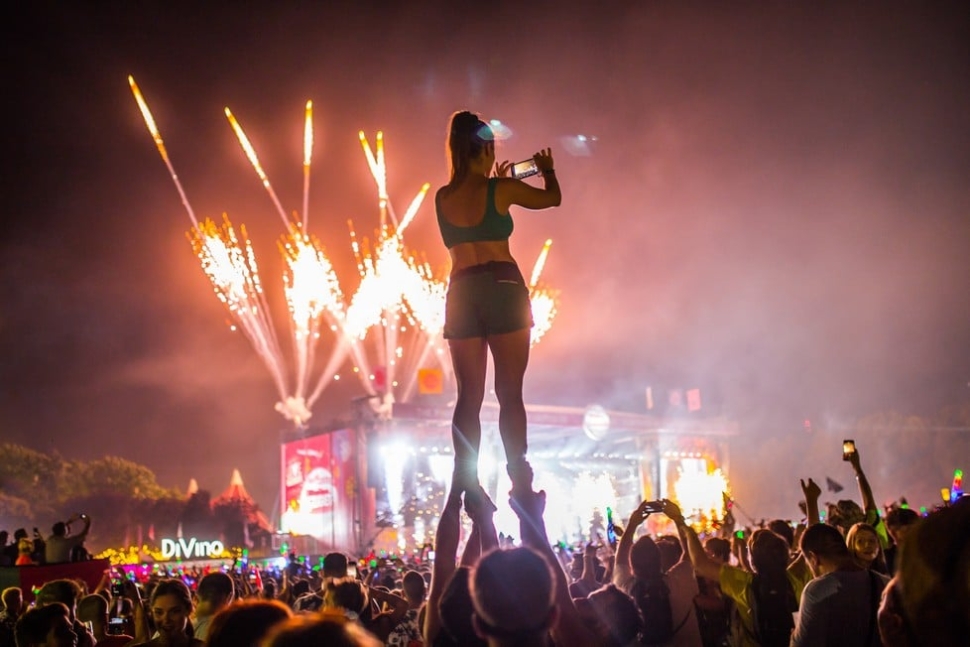 A Sziget fesztivál 2022 -es fellépői közt van  Azahriah is akinek ez lesz a debütálása itt