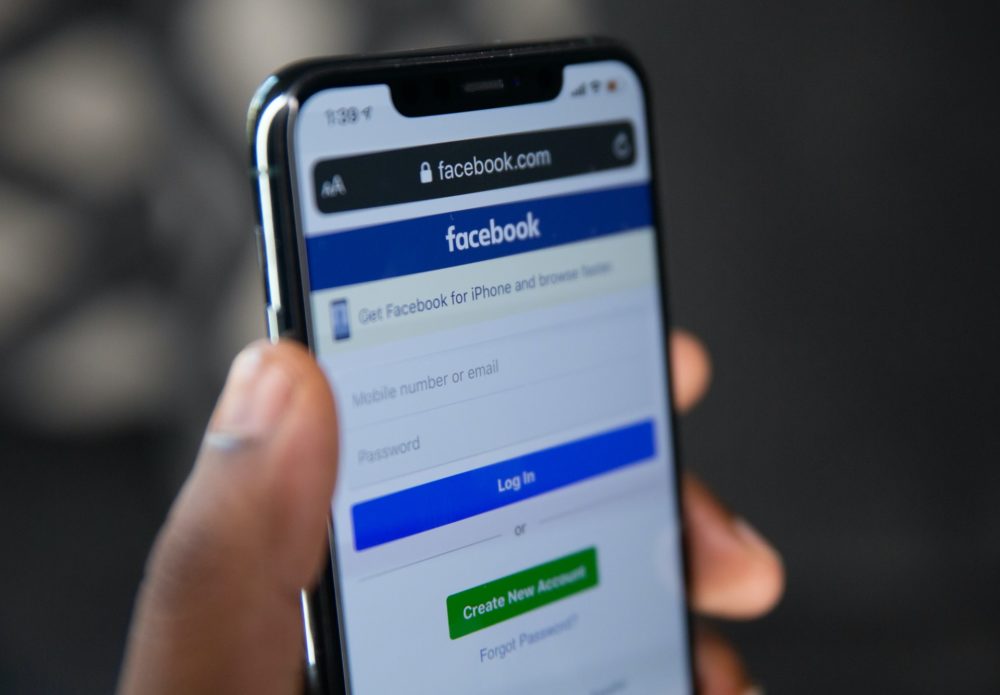 A Facebook lelőtte a szélsőjobbos, oltásellenes oldalt, amit 670 ezren követtek Lengyelországban