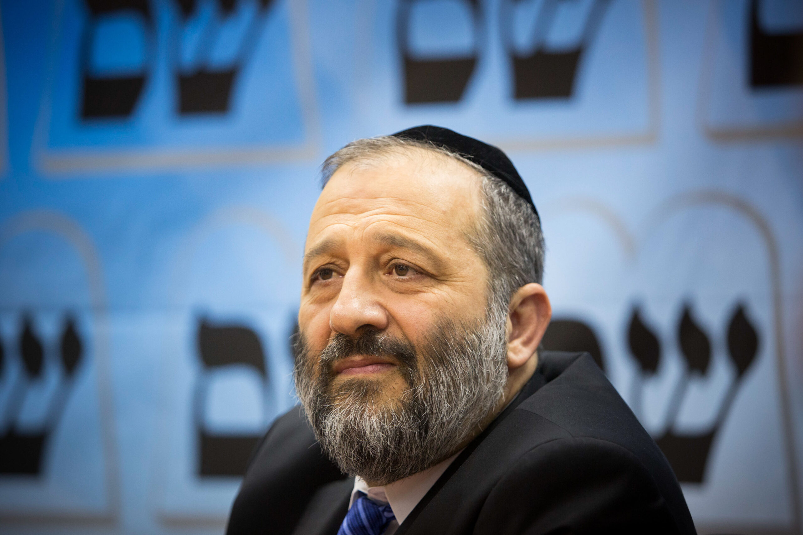 Törvényt módosítottak, hogy egy adócsalás miatt elítélt politikus miniszter lehessen Izraelben | szmo.hu