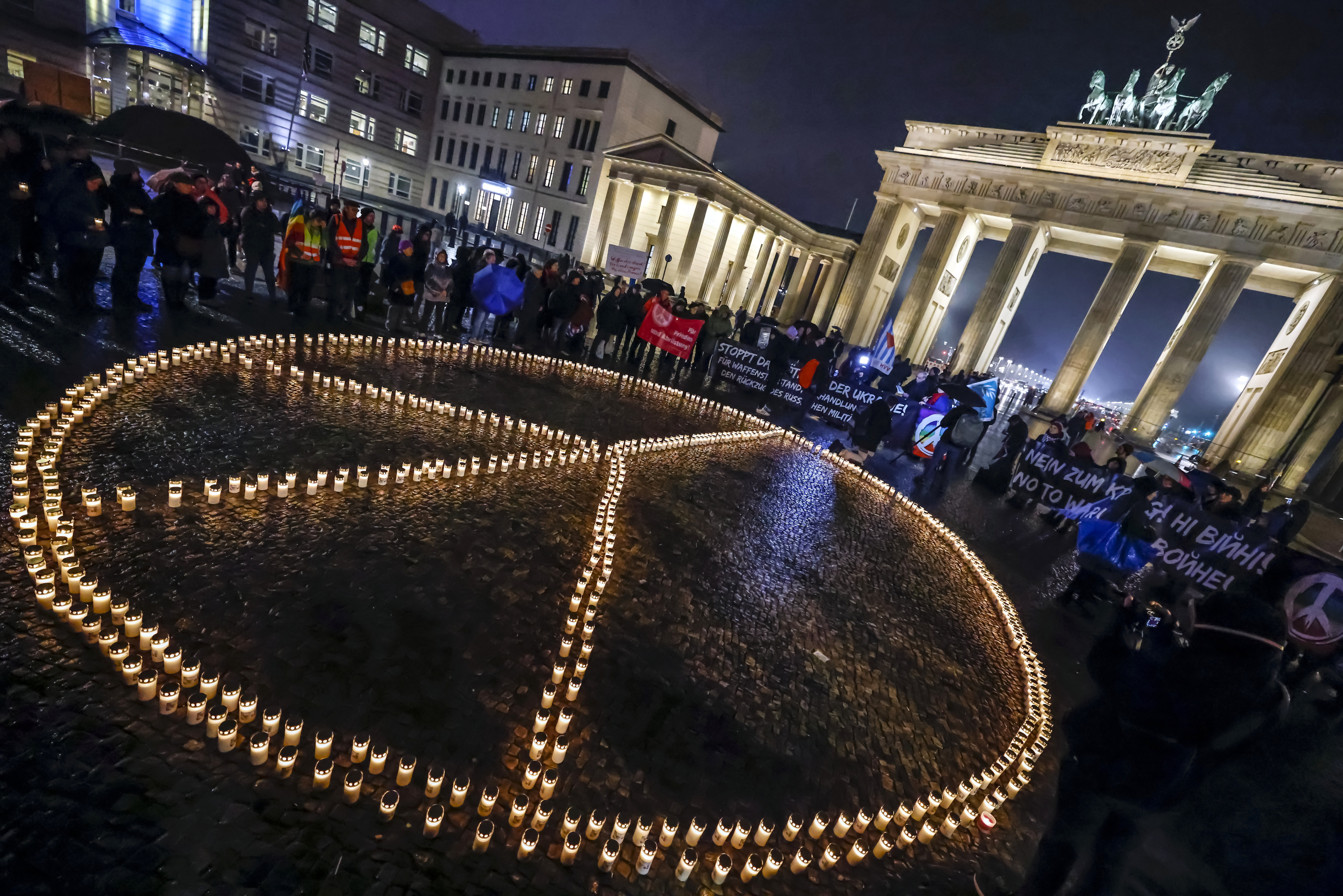 Szétlőtt orosz tankot állítottak az orosz nagykövetség elé Berlinben | szmo.hu