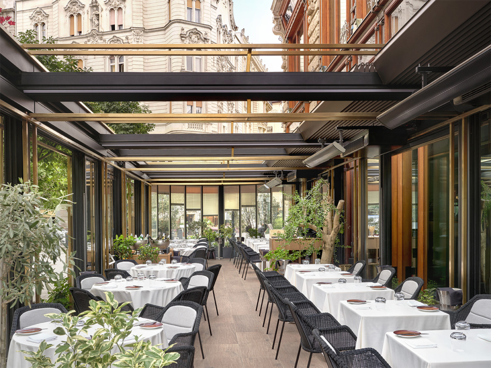 Egy minőségi teraszos étterem a Spago by Wolfgang Puck Budapest
