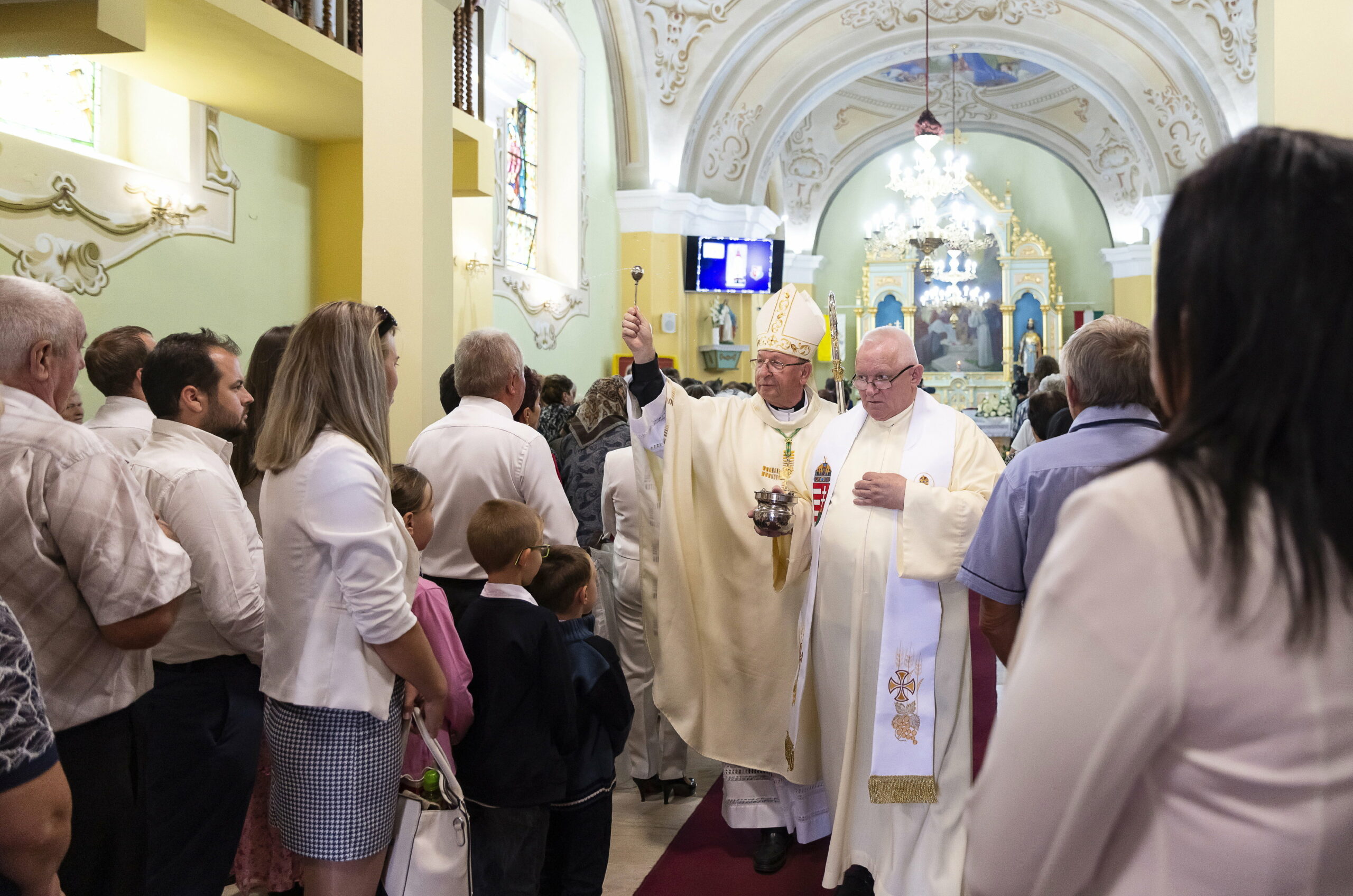 Megmagyarázta a Püspöki Kar, miért feleződött meg 20 év alatt a katolikusok száma Magyarországon