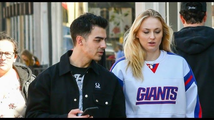 Sophie Turner egy levéllel robbantja a bombát: ez bizonyítja, hogy ő és Joe Jonas Angliában terveztek letelepedni