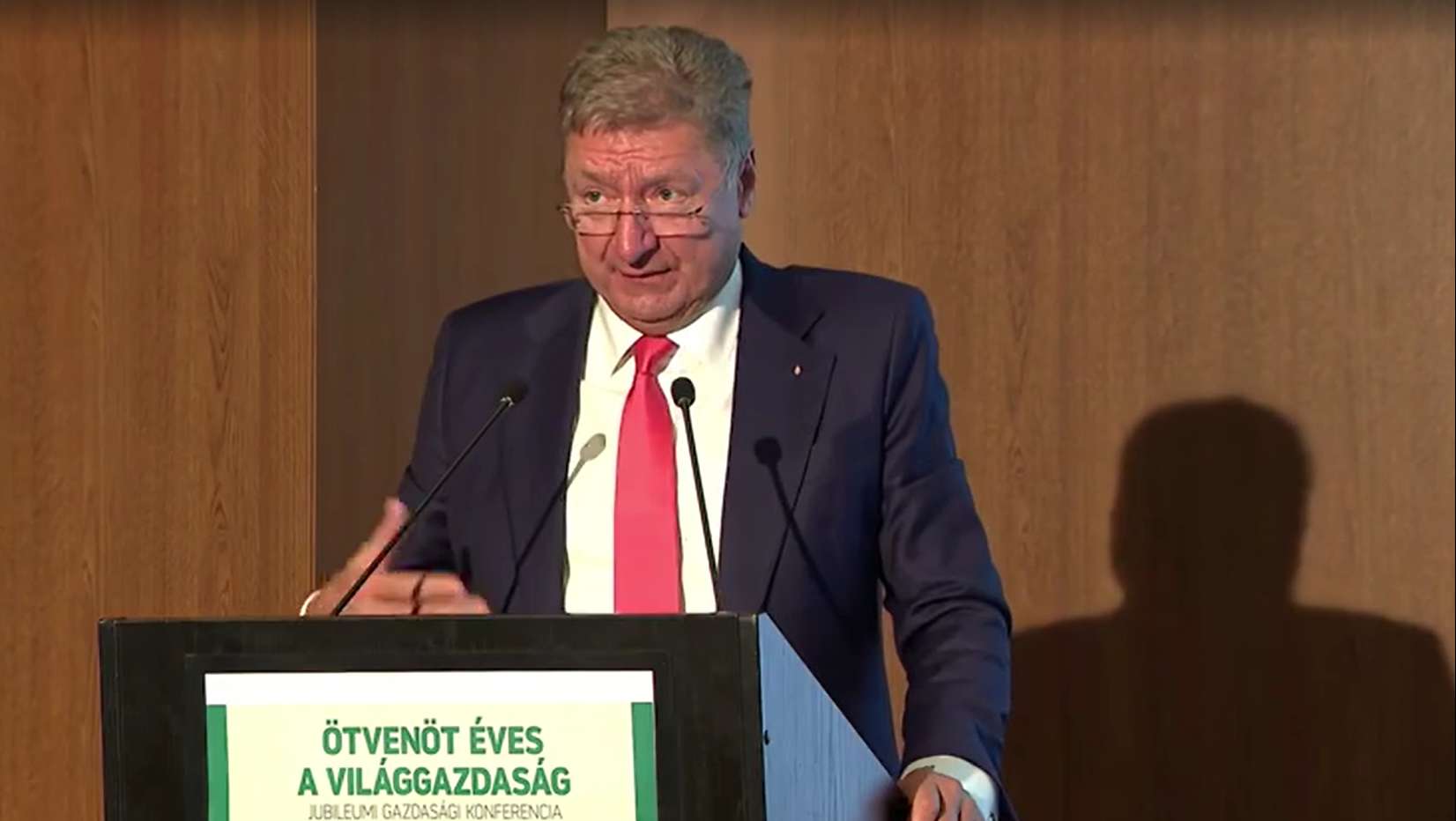 Parragh Lászlót beszólt Matolcsyéknak: „Csekély vigasz, hogy nem értenek hozzá”
