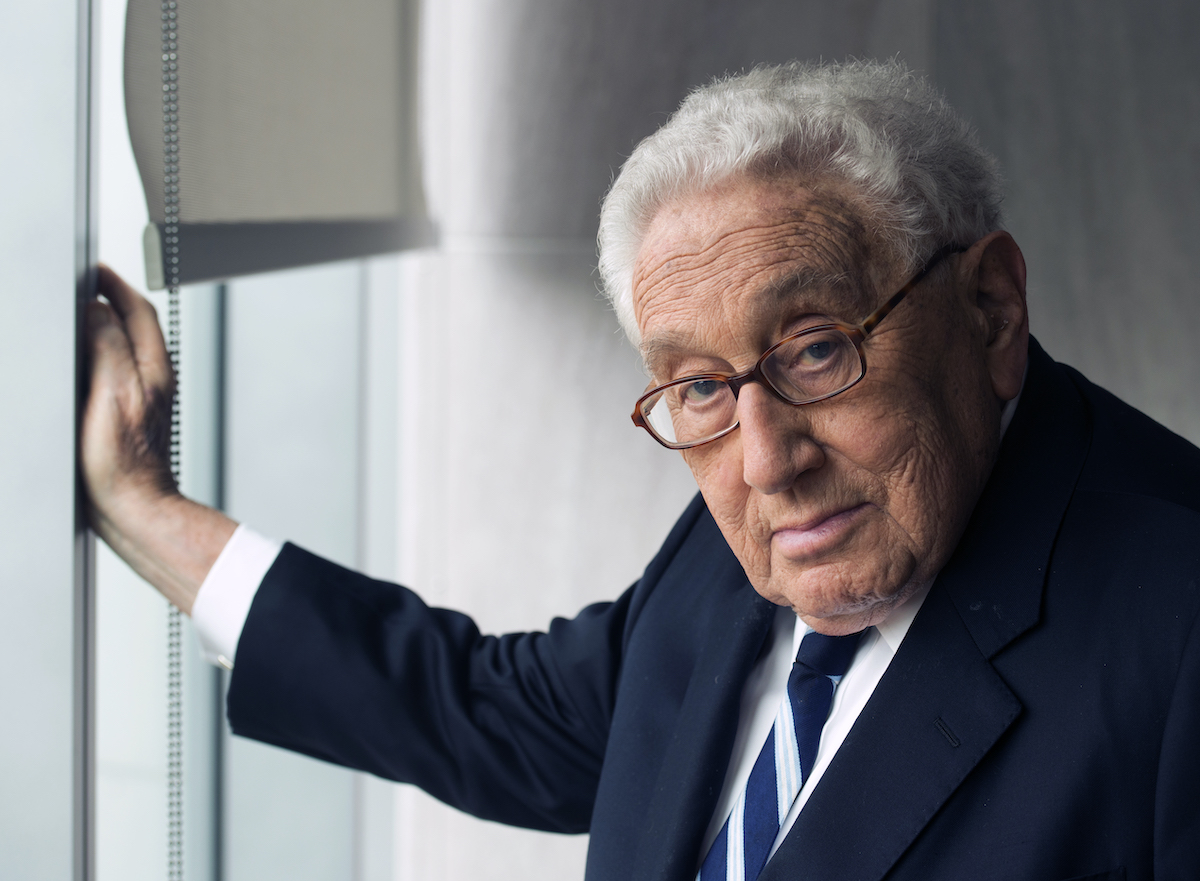 Henry Kissinger a Nobel-békedíjas államférfi, aki sokak szemében milliók haláláért felelős háborús bűnös volt