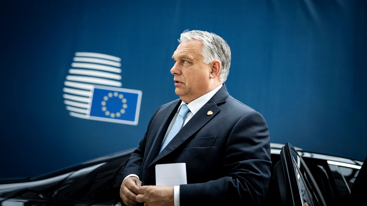 Orbán Viktor „nyergel”: Brüsszelbe készül, ahol ugyanaz lesz a téma, mint amikor „kiküldték kávézni”