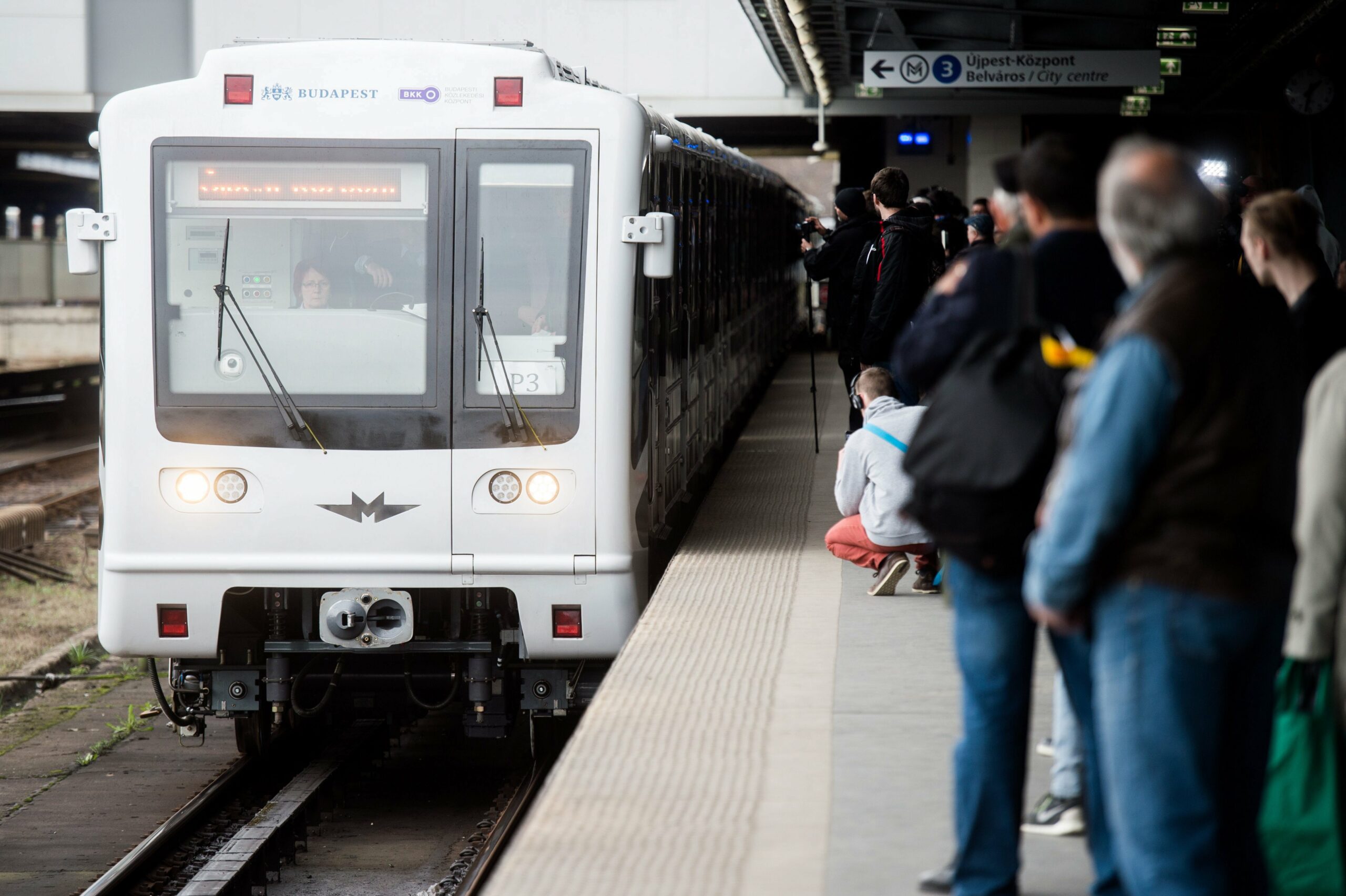 Halálra gázolt a metró egy embert Budapesten