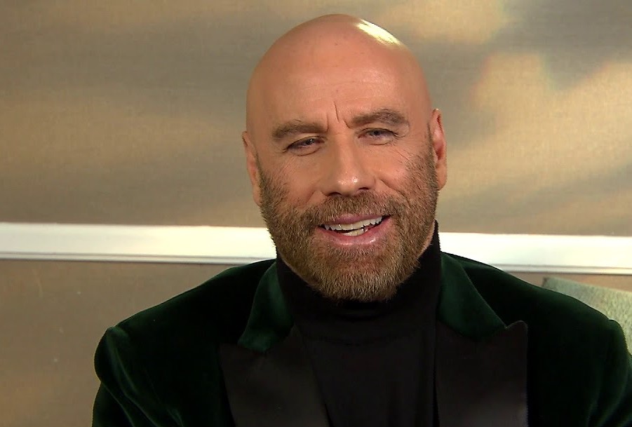 Videó: John Travolta háza előtt egy sugárhajtású repülőgép parkol