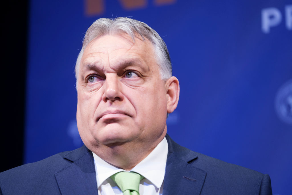 Orbán Viktor szerint a nyugaton mindennapos az elnyomás, még a konferenciájuk cateringesének feleségét is megfenyegették