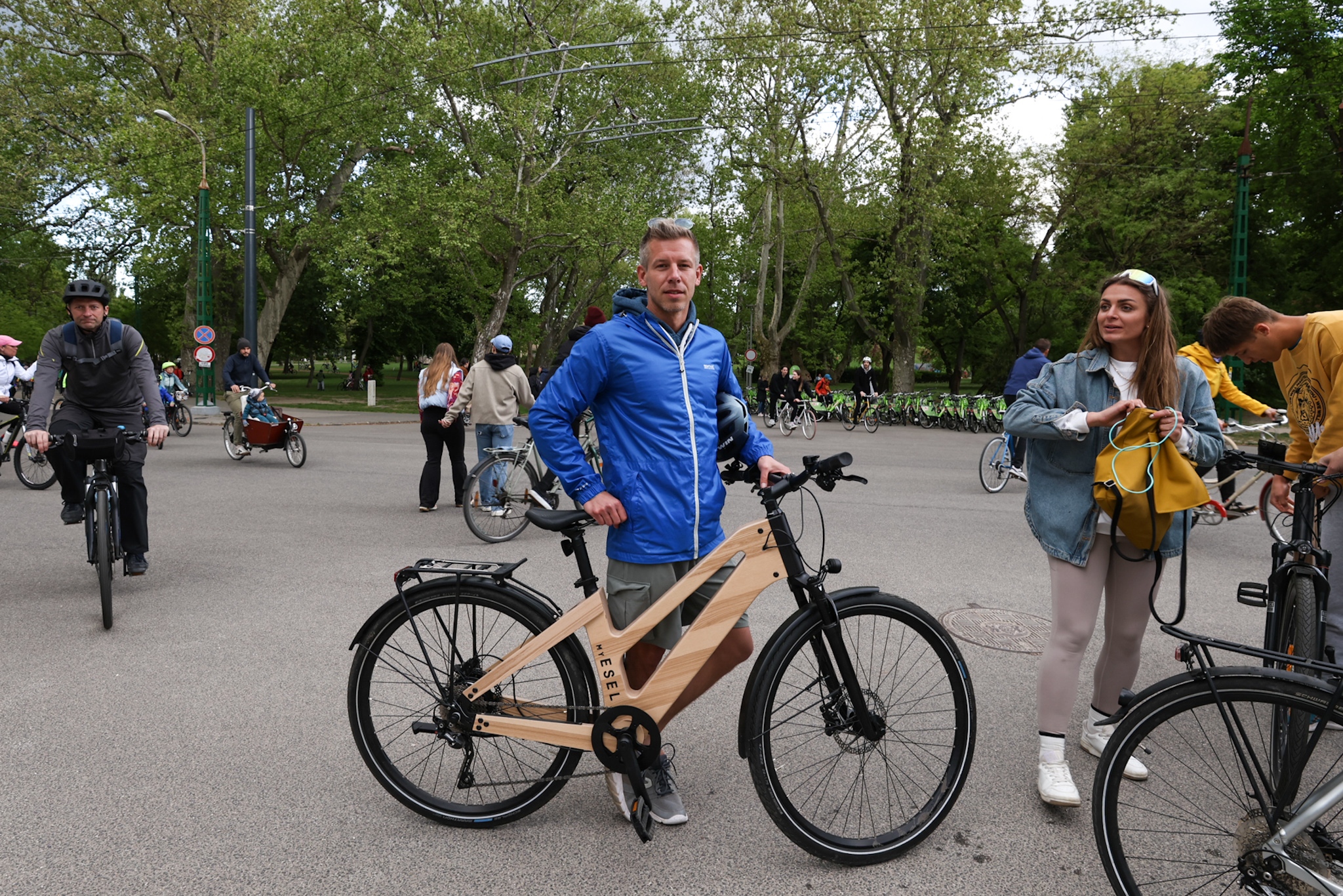 Magyar Péter is kinn tekert az I Bike Budapesten – fotósunknak meg is állt egy...