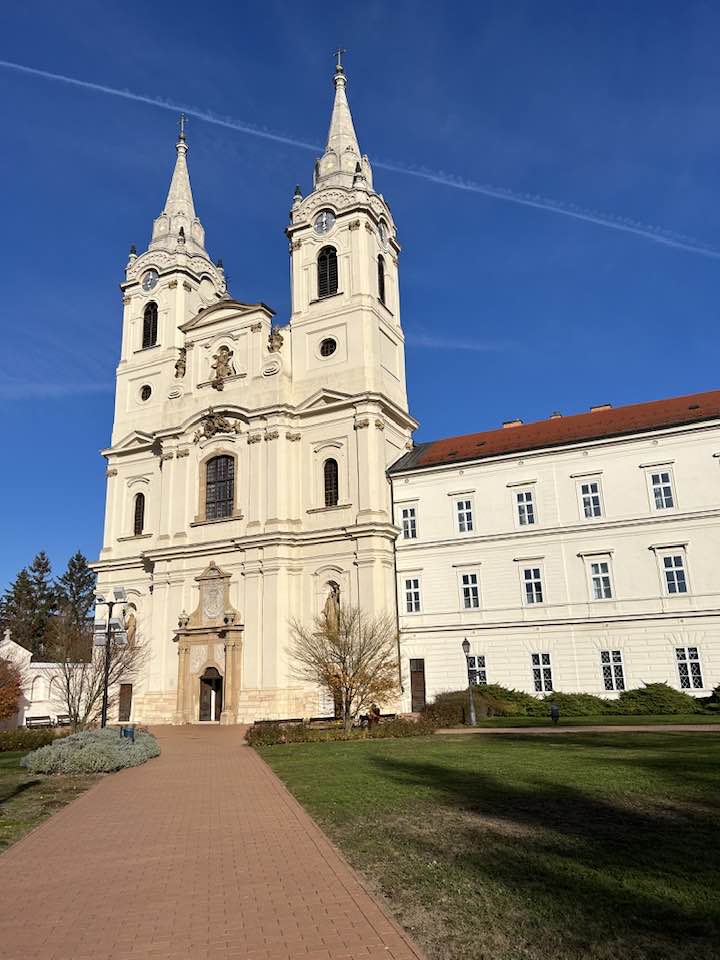 main-image
