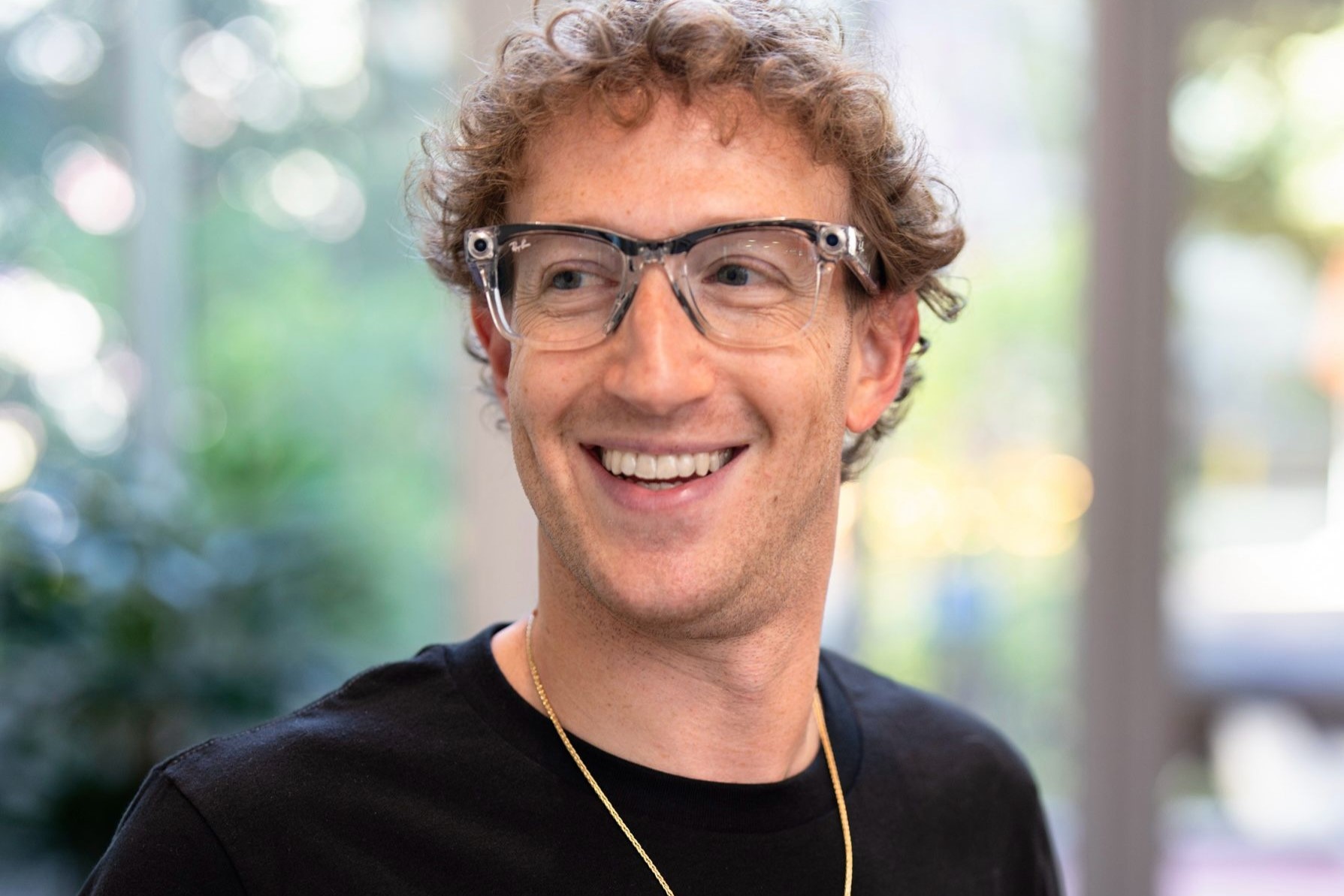 Mark Zuckerberg kevesebb tényellenőrzést és több „cenzúrázatlan