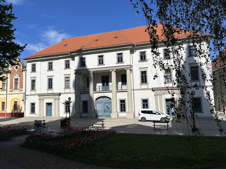 main-image