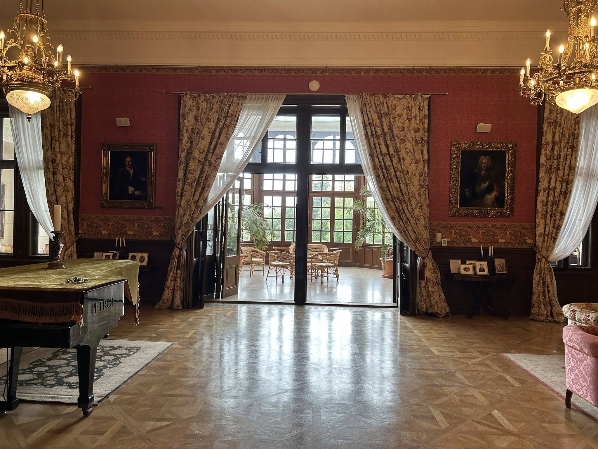 main-image