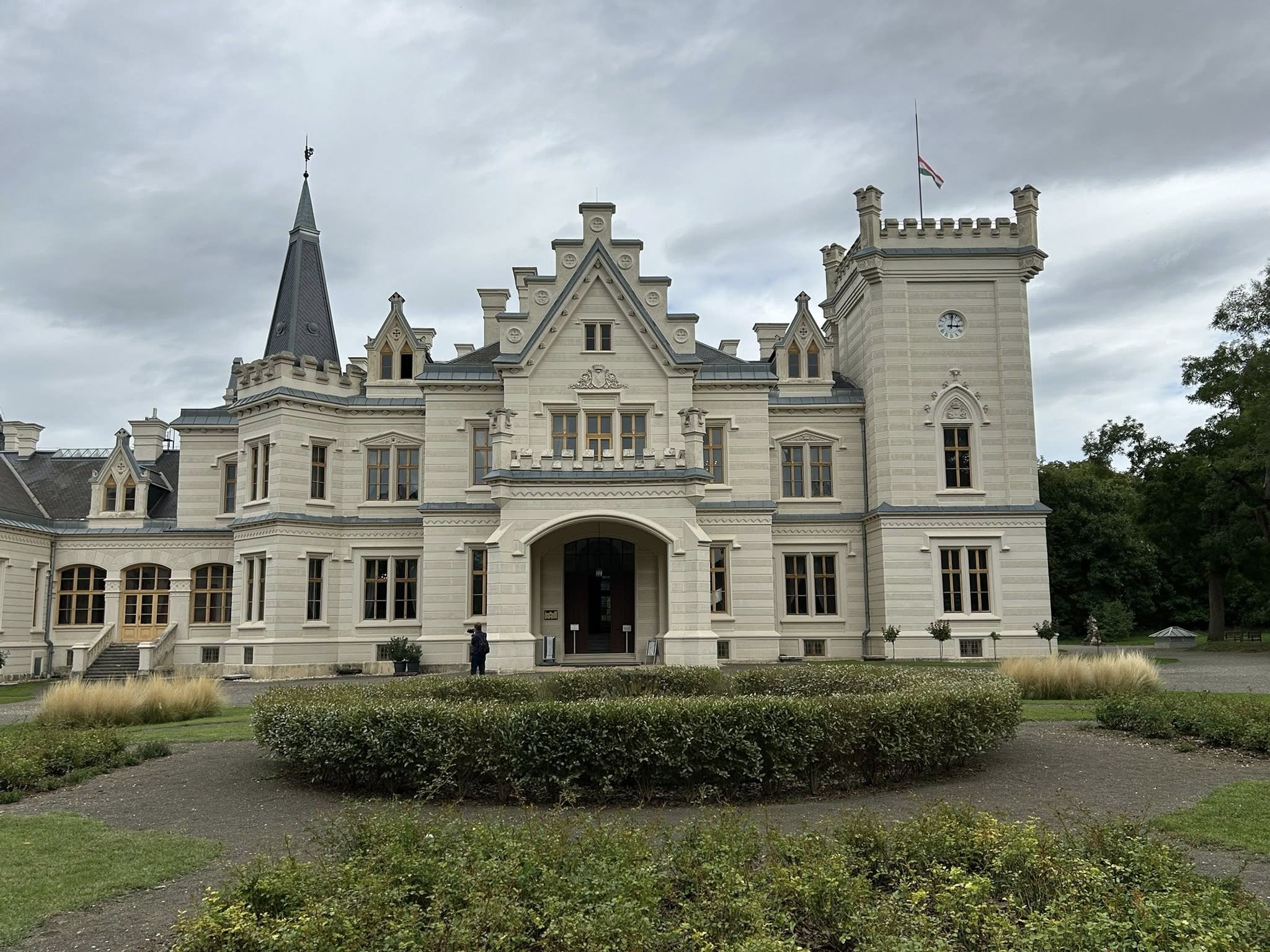 main-image