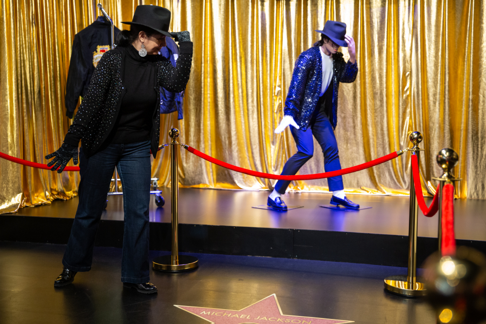 Michael - HIStory, Michael Jackson relikviákból álló kiállítás Budapesten