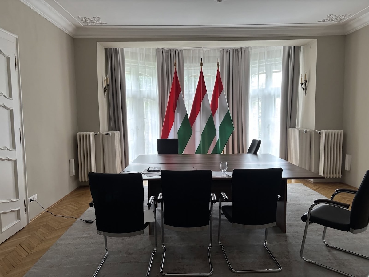 main-image